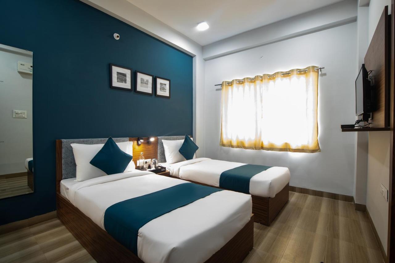 Hotel Ballfin Indore 인도르 외부 사진