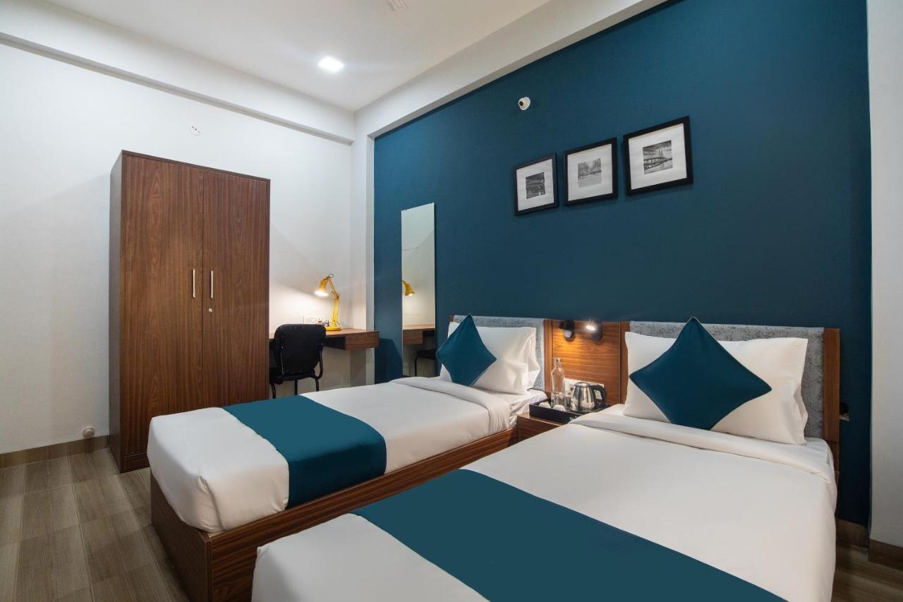 Hotel Ballfin Indore 인도르 외부 사진