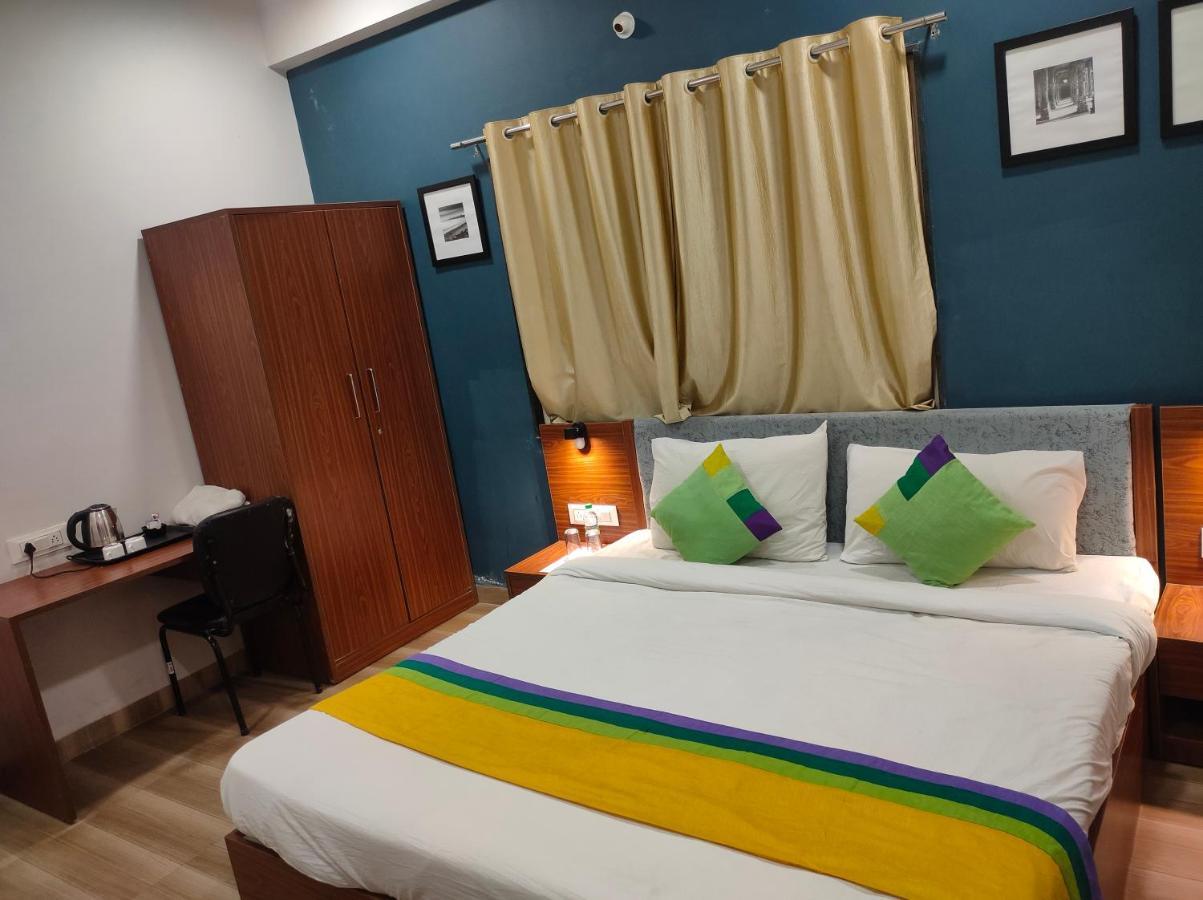 Hotel Ballfin Indore 인도르 외부 사진