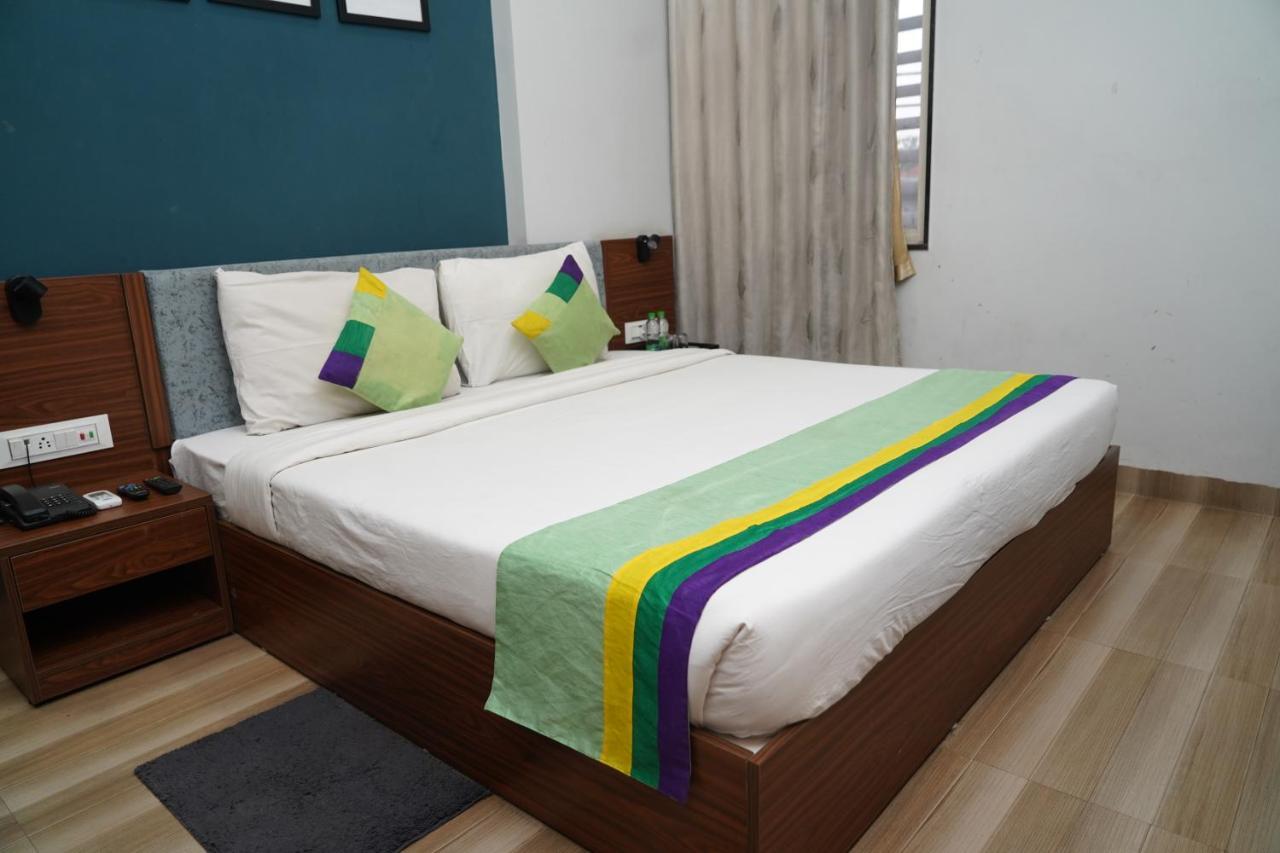 Hotel Ballfin Indore 인도르 외부 사진