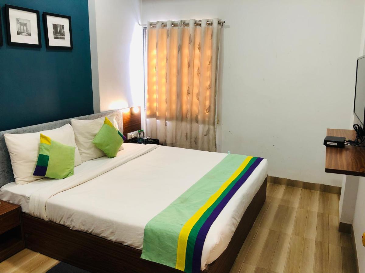 Hotel Ballfin Indore 인도르 외부 사진