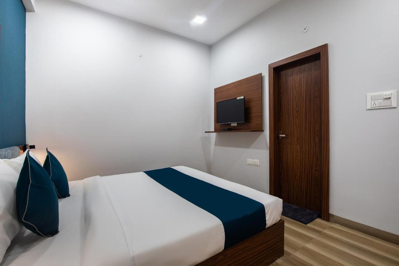 Hotel Ballfin Indore 인도르 외부 사진